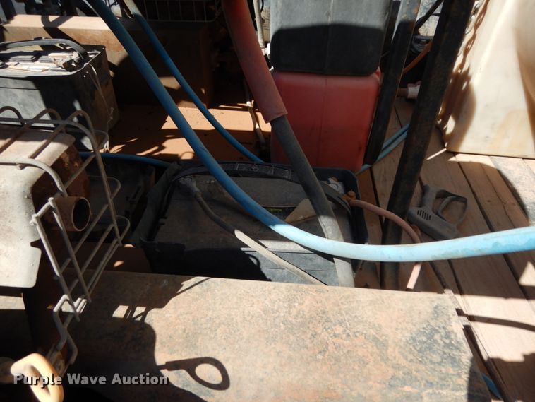 image for item DM2865 2011 Gooseneck 1120640B7B1 utility trailer with pressure washing system