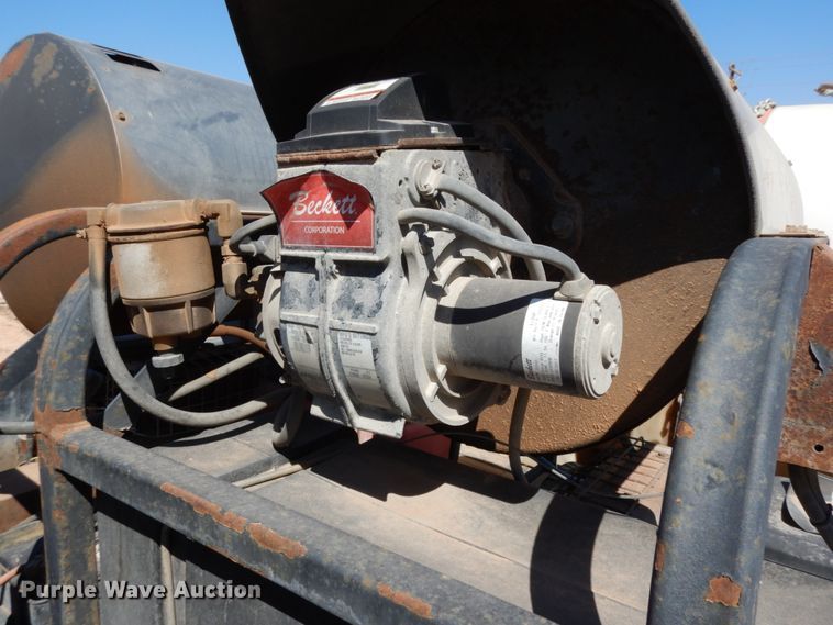 image for item DM2865 2011 Gooseneck 1120640B7B1 utility trailer with pressure washing system