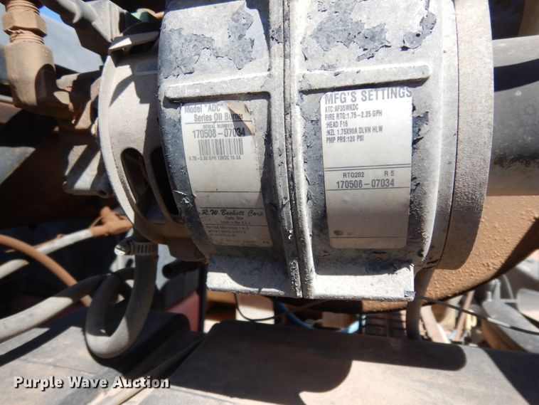 image for item DM2865 2011 Gooseneck 1120640B7B1 utility trailer with pressure washing system