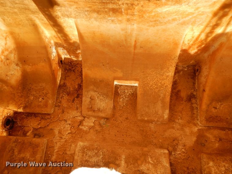 image for item DM2865 2011 Gooseneck 1120640B7B1 utility trailer with pressure washing system