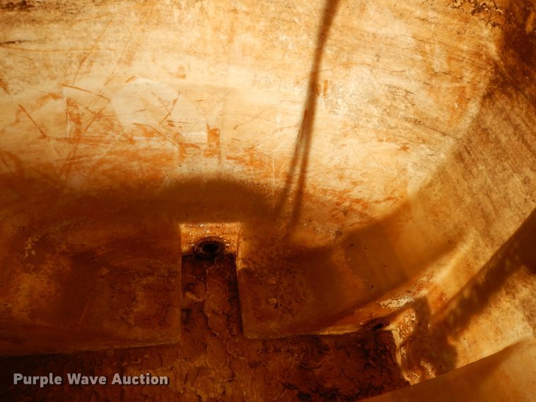 image for item DM2865 2011 Gooseneck 1120640B7B1 utility trailer with pressure washing system