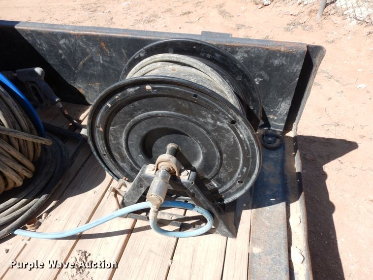 image for item DM2865 2011 Gooseneck 1120640B7B1 utility trailer with pressure washing system