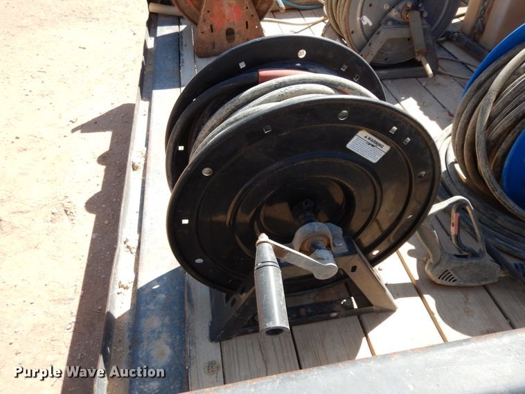 image for item DM2865 2011 Gooseneck 1120640B7B1 utility trailer with pressure washing system