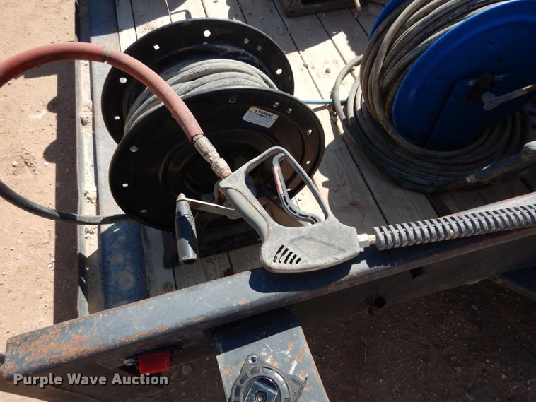 image for item DM2865 2011 Gooseneck 1120640B7B1 utility trailer with pressure washing system