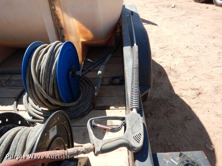 image for item DM2865 2011 Gooseneck 1120640B7B1 utility trailer with pressure washing system