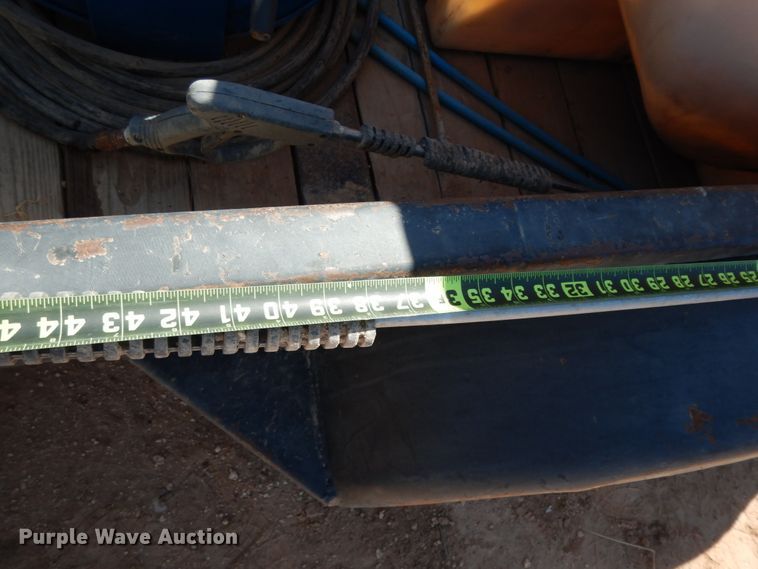 image for item DM2865 2011 Gooseneck 1120640B7B1 utility trailer with pressure washing system