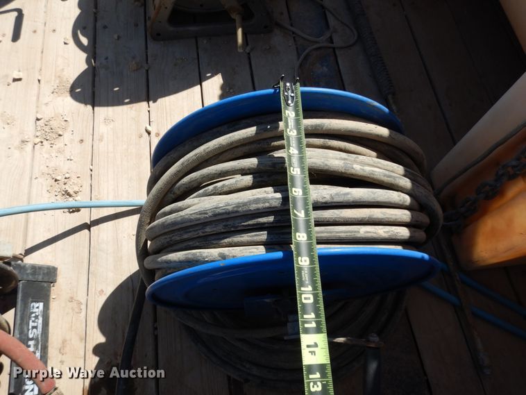 image for item DM2865 2011 Gooseneck 1120640B7B1 utility trailer with pressure washing system