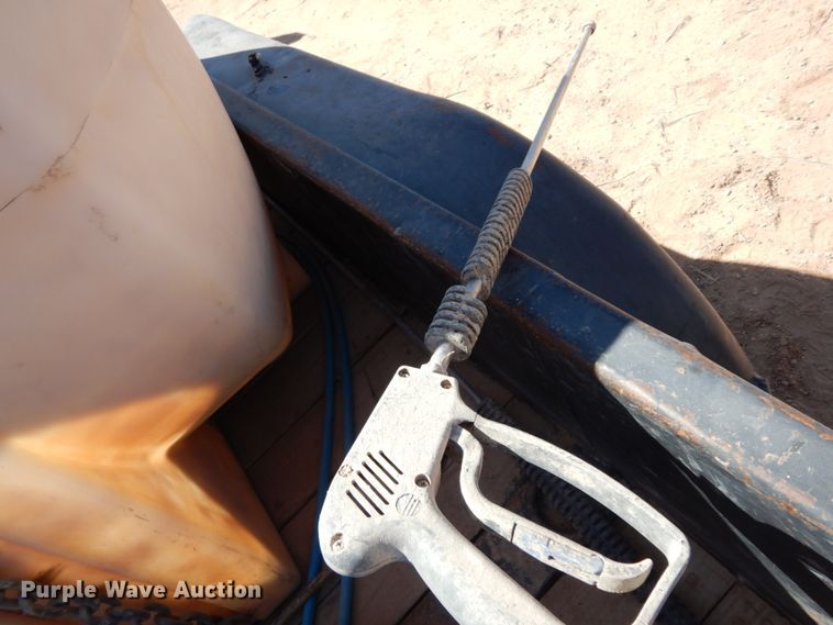 image for item DM2865 2011 Gooseneck 1120640B7B1 utility trailer with pressure washing system