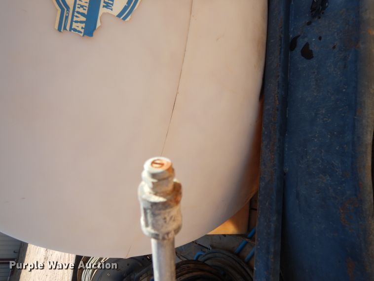 image for item DM2865 2011 Gooseneck 1120640B7B1 utility trailer with pressure washing system