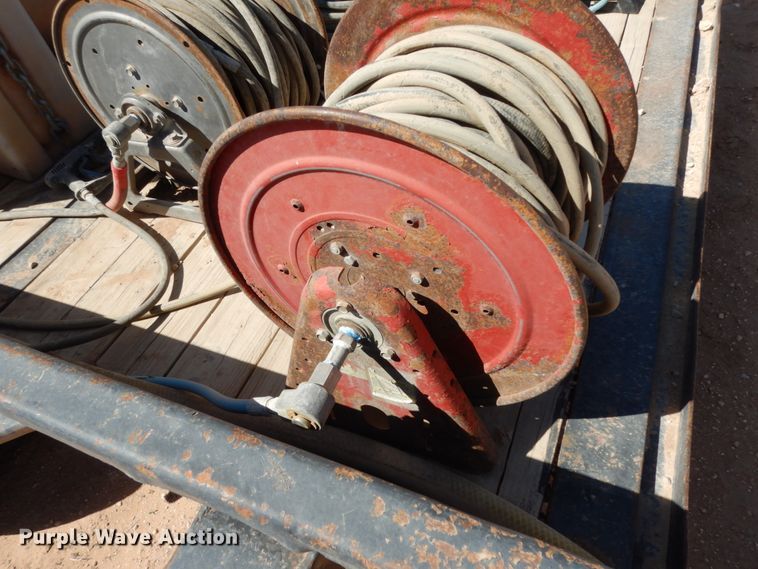 image for item DM2865 2011 Gooseneck 1120640B7B1 utility trailer with pressure washing system