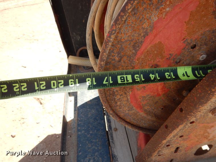 image for item DM2865 2011 Gooseneck 1120640B7B1 utility trailer with pressure washing system