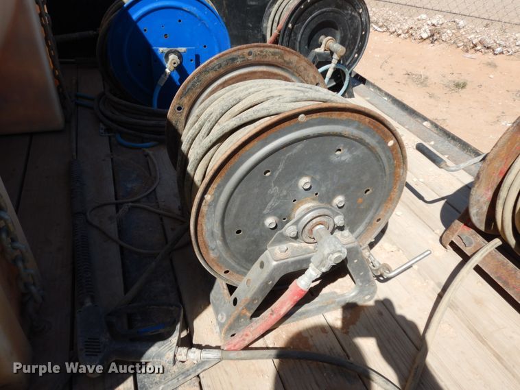 image for item DM2865 2011 Gooseneck 1120640B7B1 utility trailer with pressure washing system