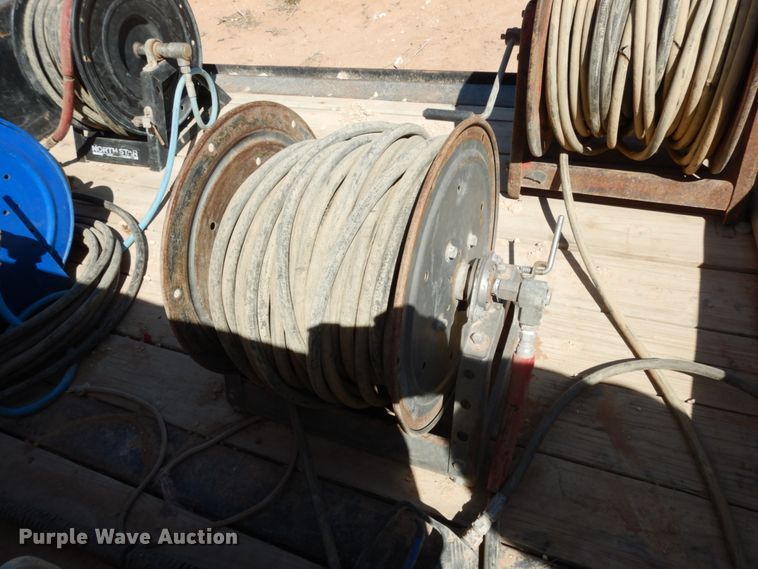 image for item DM2865 2011 Gooseneck 1120640B7B1 utility trailer with pressure washing system