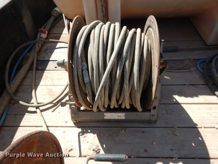 image for item DM2865 2011 Gooseneck 1120640B7B1 utility trailer with pressure washing system