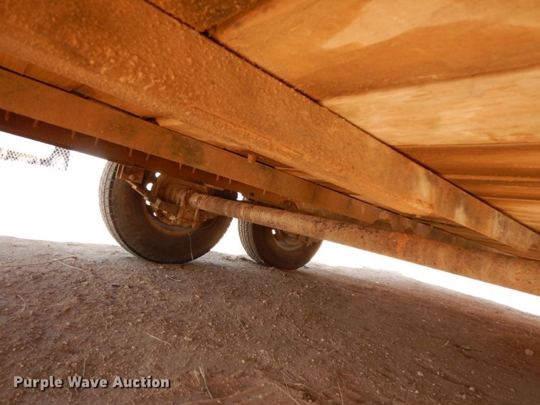 image for item DM2865 2011 Gooseneck 1120640B7B1 utility trailer with pressure washing system