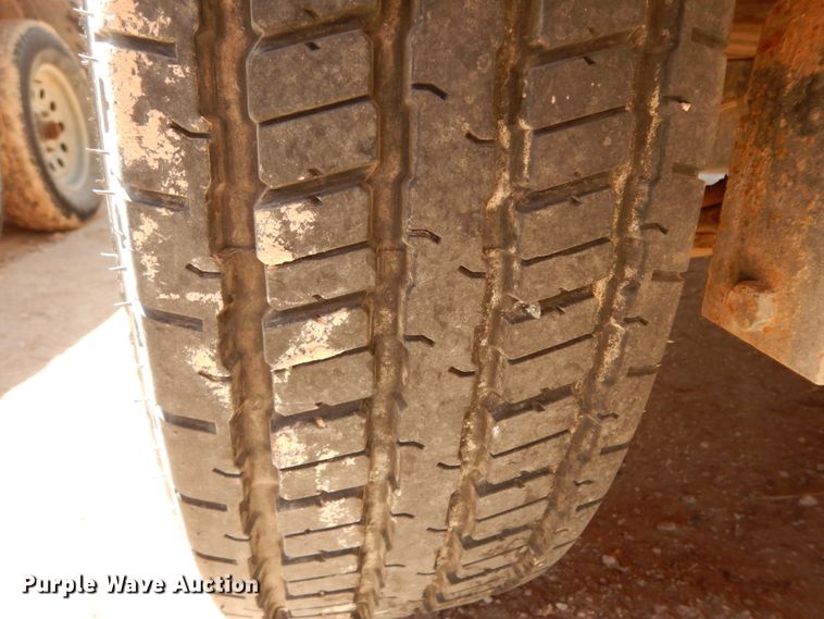 image for item DM2865 2011 Gooseneck 1120640B7B1 utility trailer with pressure washing system