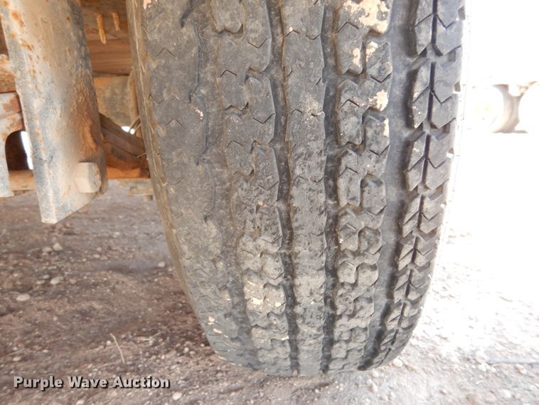 image for item DM2865 2011 Gooseneck 1120640B7B1 utility trailer with pressure washing system