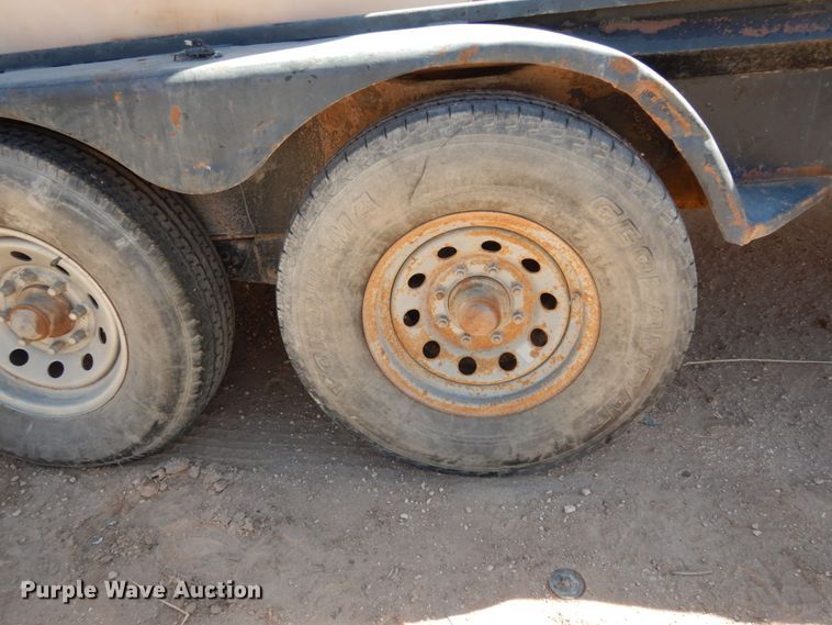 image for item DM2865 2011 Gooseneck 1120640B7B1 utility trailer with pressure washing system