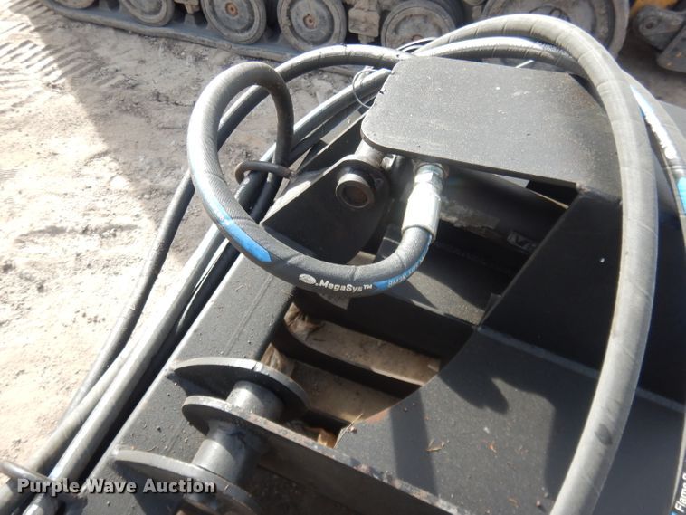 image for item FA9493 72"W skid steer grapple bucket