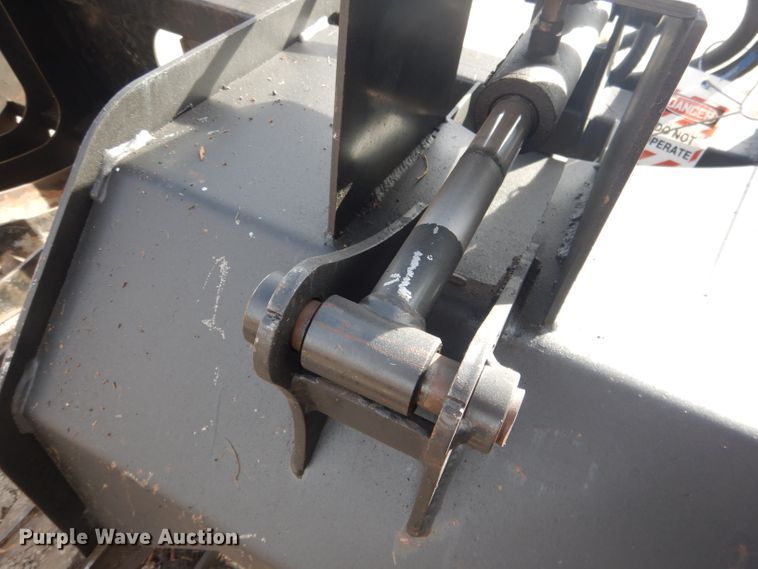 image for item FA9493 72"W skid steer grapple bucket