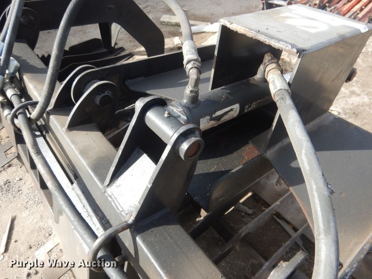 image for item FA9493 72"W skid steer grapple bucket