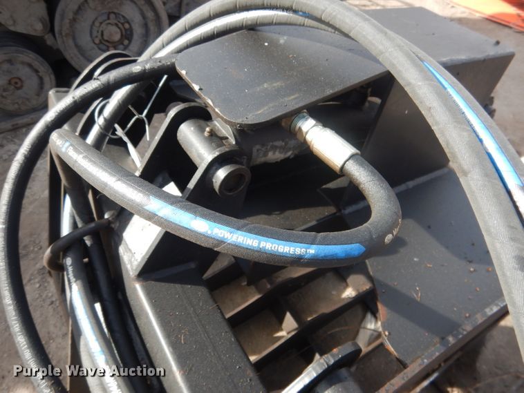 image for item FA9493 72"W skid steer grapple bucket