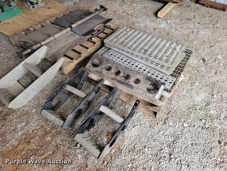 image for item FL9073 Truck parts