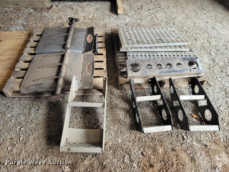 image for item FL9073 Truck parts