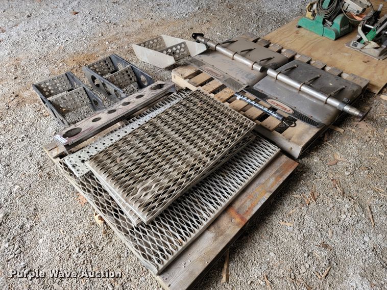 image for item FL9073 Truck parts