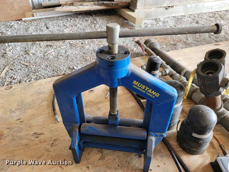 image for item FL9077 Poly pipe test equipment