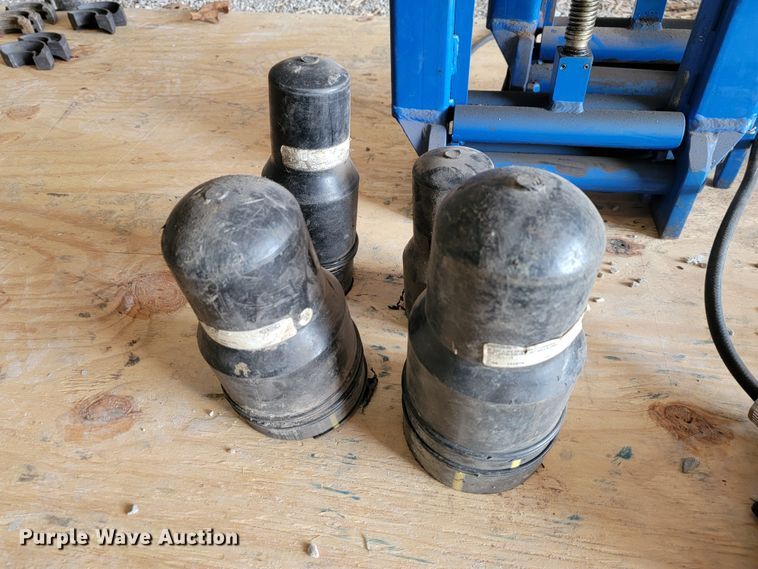 image for item FL9077 Poly pipe test equipment