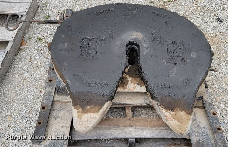 image for item FL9084 Sliding fifth wheel plate