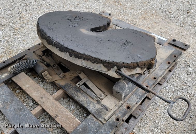 image for item FL9084 Sliding fifth wheel plate