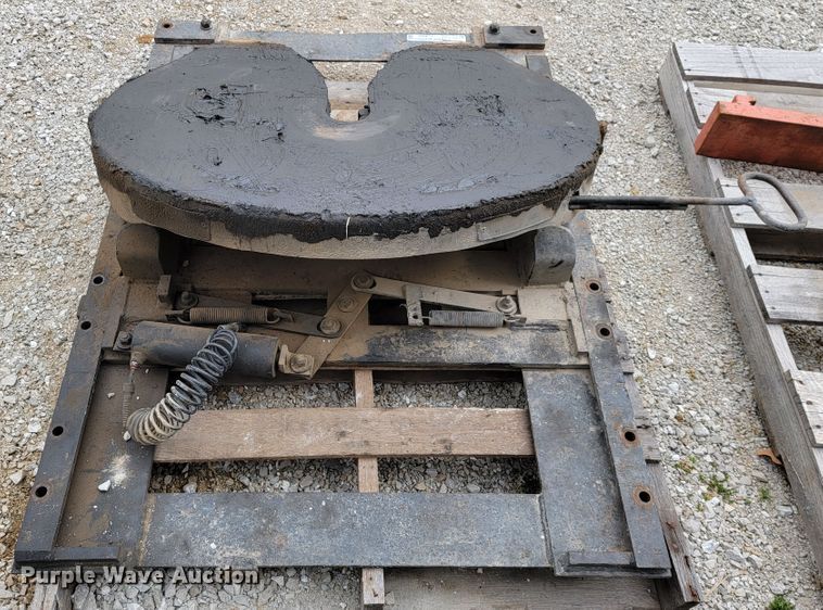 image for item FL9084 Sliding fifth wheel plate