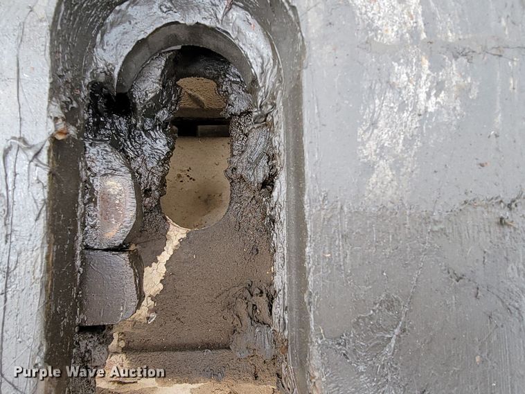 image for item FL9084 Sliding fifth wheel plate