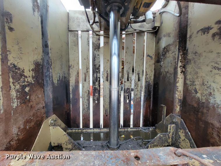 image for item FL9089 Piqua Series 40 vertical cardboard baler