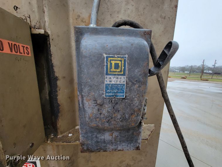 image for item FL9089 Piqua Series 40 vertical cardboard baler