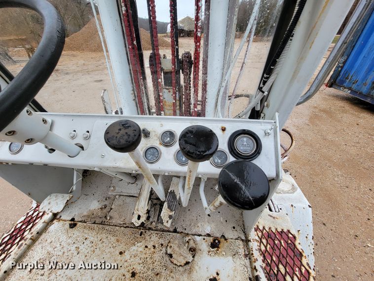 image for item FL9098 Taylor TY150S  forklift