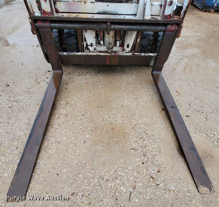 image for item FL9098 Taylor TY150S  forklift