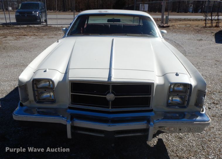 image for item GG9446 1979 Chrysler Cordoba 300