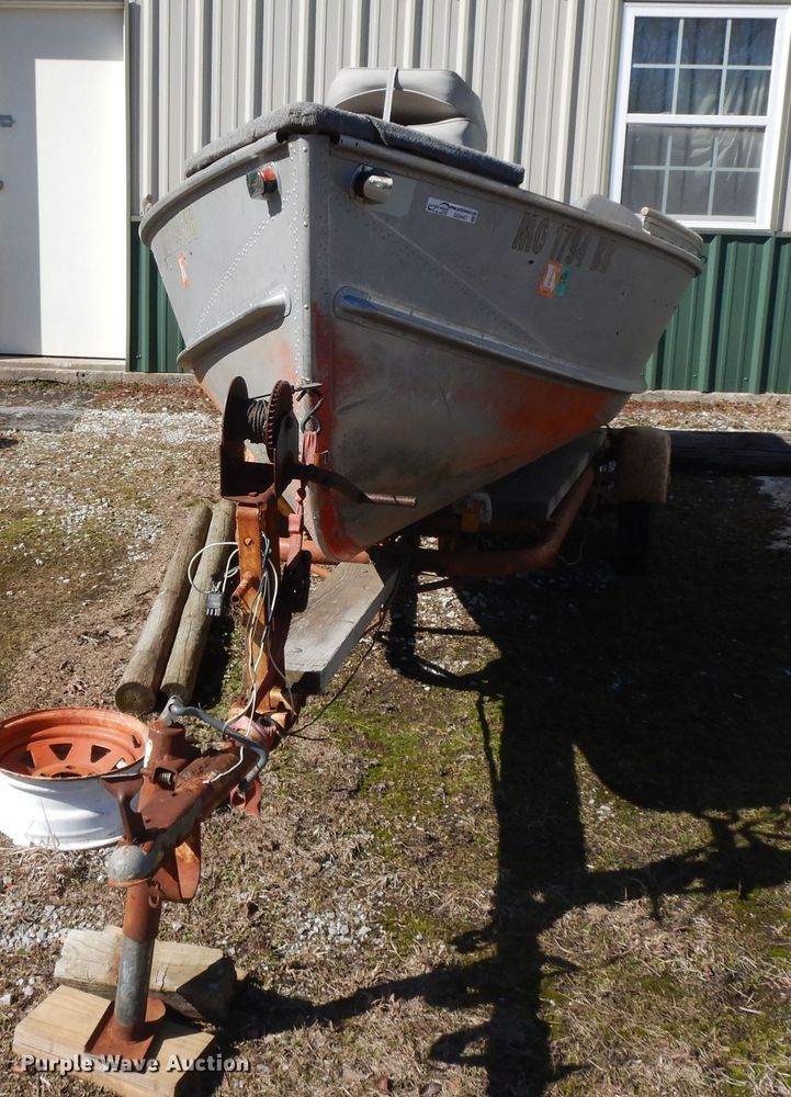 image for item GG9447 1958 Crestline  boat