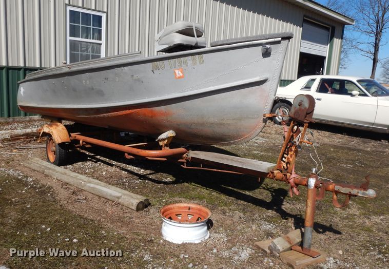 image for item GG9447 1958 Crestline  boat