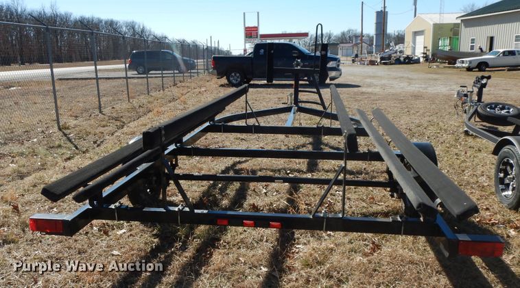 image for item GG9448 2007 Bear Bentley  boat trailer