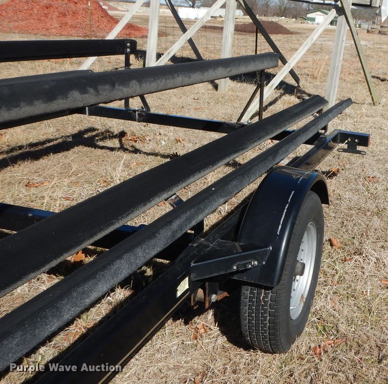 image for item GG9448 2007 Bear Bentley  boat trailer