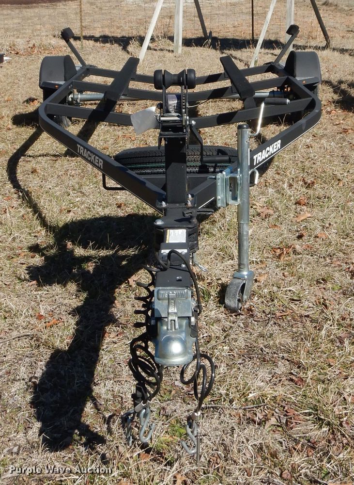 image for item GG9449 2018 Tracker PT195XTE  boat trailer