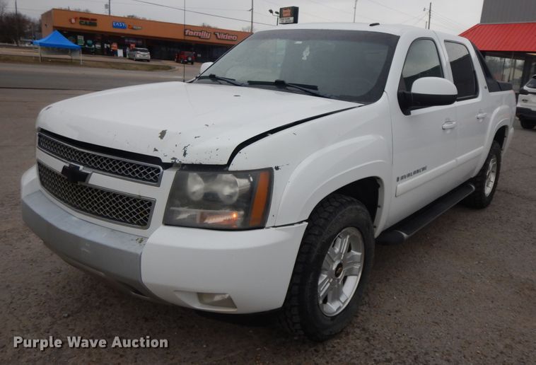 image for item GG9482 2009 Chevrolet Avalanche  Crew Cab pickup truck