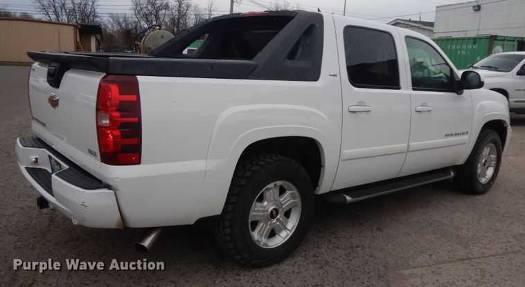 image for item GG9482 2009 Chevrolet Avalanche  Crew Cab pickup truck