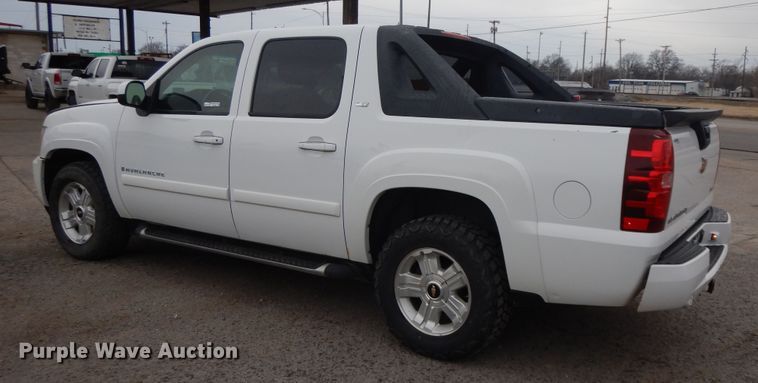 image for item GG9482 2009 Chevrolet Avalanche  Crew Cab pickup truck