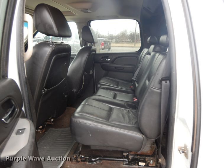 image for item GG9482 2009 Chevrolet Avalanche  Crew Cab pickup truck