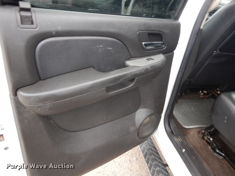 image for item GG9482 2009 Chevrolet Avalanche  Crew Cab pickup truck